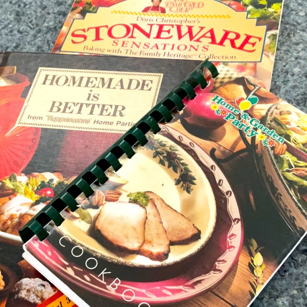 Cookbooks famous brands from home parties. Vintage 1980/90s. Tupperware, etc.